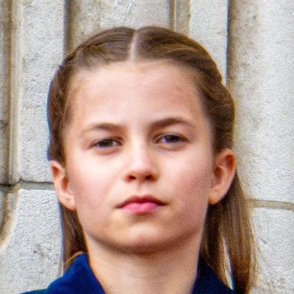 Charlotte a tout de l'enfant parfait 

La princesse Charlotte de Galles - La famille royale britannique assiste aux célébrations du 80ème anniversaire de la fin de la Seconde guerre mondiale (VE Day) à Londres Backgrid USA / Bestimage