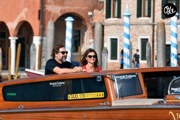 Penelope Cruz et son mari Javier Bardem prennent un bateau-taxi à Venise en marge du 78ème festival international du film de Venise, la Mostra le 11 septembre 2021
©BS / Bestimage