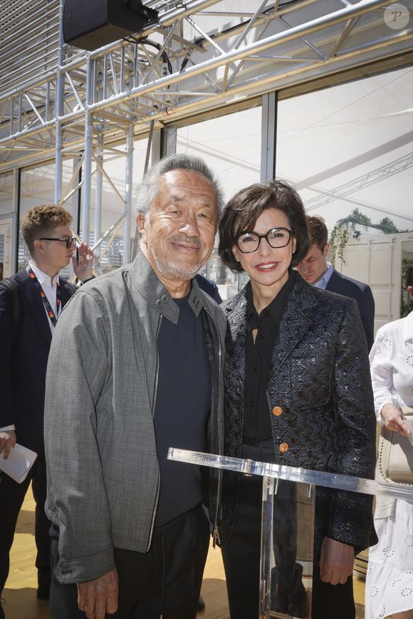 Renaud Le Van Kim et Rachida Dati, ministre de la Culture - France Télévisions, le Blic, le Bloc et l’Arp ont signé en présence de la ministre de la Culture, un accord portant sur les années 2024-2028 à Cannes, France, le 17 mai 2024.© Jack Tribeca/Bestimage