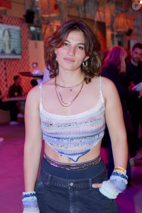 Cette dernière appréhendait de devoir guider ce grand débutant dans la comédie.

Exclusif - Lucia Passaniti lors de la soirée d'inauguration du "Coca-Cola Food Court" à l'aérogare des Invalides à Paris le 20 juin 2024.
© Rachid Bellak / Bestimage