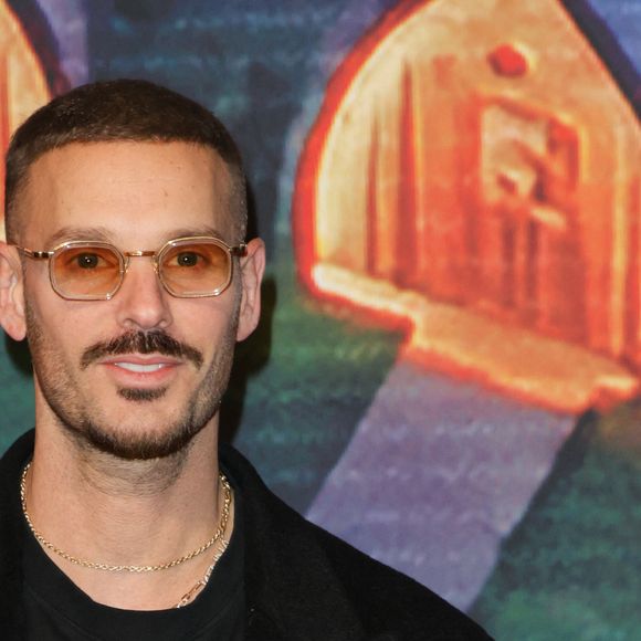 L'artiste possède lui-même des origines polonaises par sa famille paternelle et son grand-père a travaillé dans une mine lorraine.

Matt Pokora à l'avant-première de la série "Loups-garous" au Grand Rex à Paris, le 2 octobre 2024.

© Coadic Guirec / Bestimage
