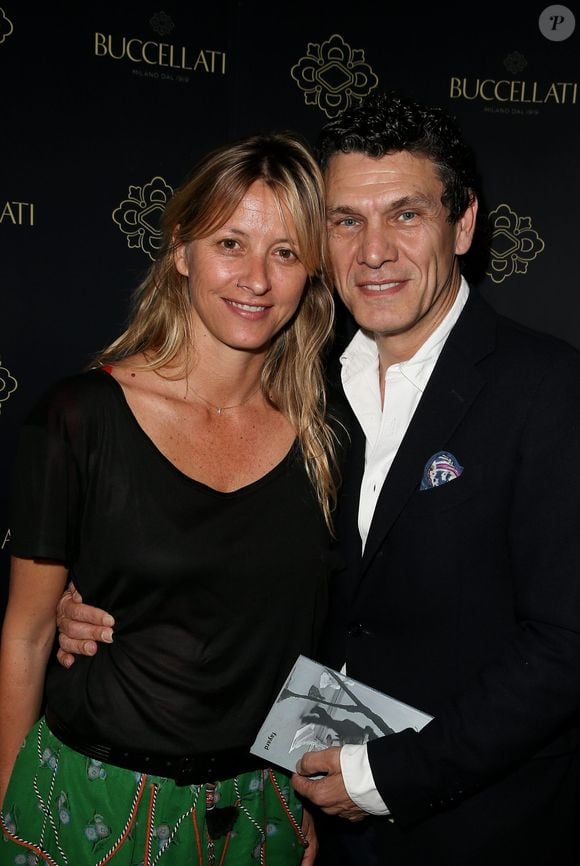 L'ex de Marc Lavoine a confié qu'"À dix minutes près, on y passait tous les deux". 

Exclusif - Marc Lavoine et sa femme Sarah - Inauguration de la nouvelle boutique Buccellati rue de la Paix à Paris le 8 juin 2016.
© Dominique Jacovides / Bestimage
