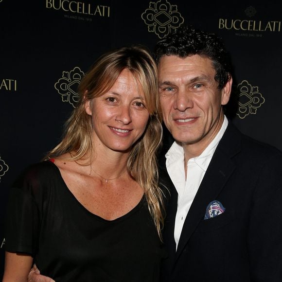 L'ex de Marc Lavoine a confié qu'"À dix minutes près, on y passait tous les deux". 

Exclusif - Marc Lavoine et sa femme Sarah - Inauguration de la nouvelle boutique Buccellati rue de la Paix à Paris le 8 juin 2016.
© Dominique Jacovides / Bestimage