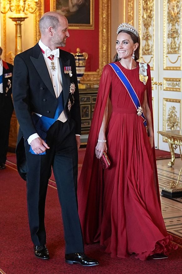 Le président Emmanuel Macron et sa femme Brigitte Macron lors d'un dîner d'état au chateau de Windsor avec le roi Charles III d'Angleterre et la reine consort Camilla le 8 juillet 2025.

© Aaron Chown/WPA-Pool / Julien Burton via Bestimage