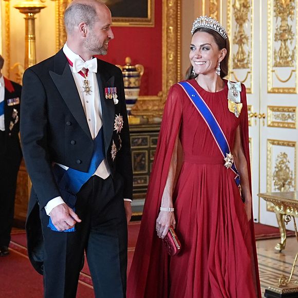 Le président Emmanuel Macron et sa femme Brigitte Macron lors d'un dîner d'état au chateau de Windsor avec le roi Charles III d'Angleterre et la reine consort Camilla le 8 juillet 2025.

© Aaron Chown/WPA-Pool / Julien Burton via Bestimage
