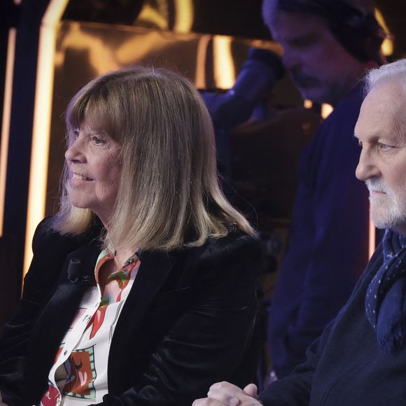 Exclusif - Chantal Goya, Jean-Jacques Debout sur le plateau de l'enregistrement de l'émission " Face à Hanouna " présentée par C.Hanouna et diffusée sur C8 le 27 avril 2024, à Paris, France, le 25 avril 2024. © Jack Tribeca / Bestimage