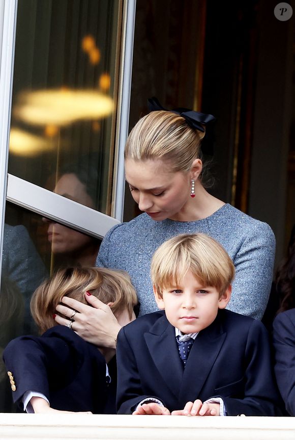 Beatrice Borromeo, son fils Stefano avec Maximilian - La famille princière de Monaco au balcon du palais, à l'occasion de la Fête Nationale de Monaco, le 19 novembre 2025. © Dominique Jacovides/Bestimage