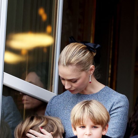 Beatrice Borromeo, son fils Stefano avec Maximilian - La famille princière de Monaco au balcon du palais, à l'occasion de la Fête Nationale de Monaco, le 19 novembre 2025. © Dominique Jacovides/Bestimage