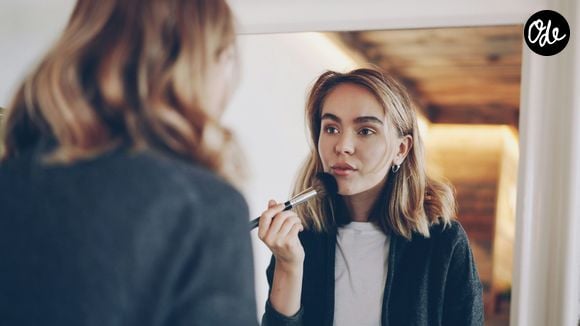 Le blush poudre permet de fixer la couleur plus durablement.

Quel choix faire pour le blush, en poudre ou en crème ?
