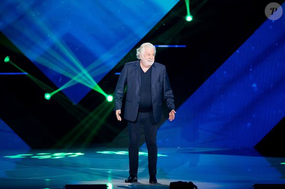 Roland Magdane - Backstage de l'enregistrement de l'émission "Les comiques préférés des français, les 30 femmes les plus drôles" à la Seine Musicale à Paris, diffusée le 8 janvier 2022 sur France 2. 
© Tiziano Da Silva / Bestimage