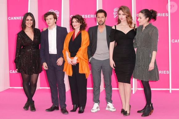 Sarah Farahmand productrice, Lucien Belves, Elsa Lunghini, Frédéric Diefenthal, Pola Petrenko de ICI TOUT COMMENCE
CANNESERIES SAISON 5 au Palais des Festivals et des Congrès de Cannes, samedi 2 avril 2022. © Christophe Aubert via Bestimage