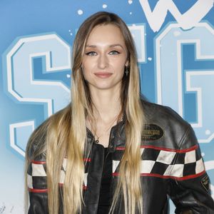 "Quand Akira, le fils d'Emma crie, il a une voix de malade ! Je pense qu'il va devenir chanteur, lui", confie David Hallyday au sujet du fils d'Emma

Emma Smet - Avant-première du film "Les SEGPA au ski" au cinéma Pathé Wepler à Paris le 18 décembre 2023. © Marc Ausset-Lacroix/Bestimage