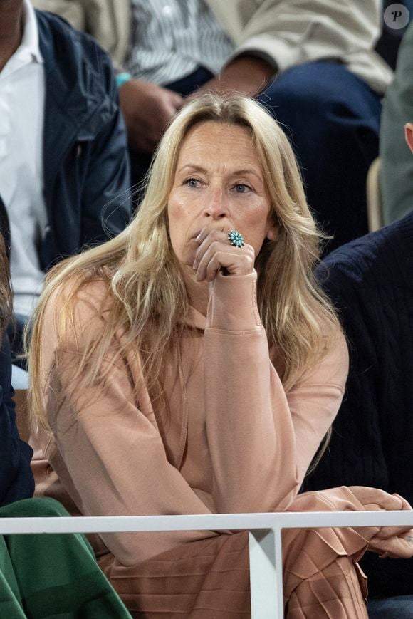 Estelle Lefébure dans les tribunes lors des Internationaux de France de Tennis de Roland Garros 2025, à Paris, France, le 5 juin 2025. © Jacovides-Moreau/Bestimage