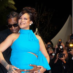 ASAP Rocky et sa femme Rihanna (enceinte) - Descente des marches du film « Highest 2 Lowest » lors du 78ème Festival International du Film de Cannes, au Palais des Festivals à Cannes. Le 19 mai 2025
© Jacovides-Moreau / Bestimage