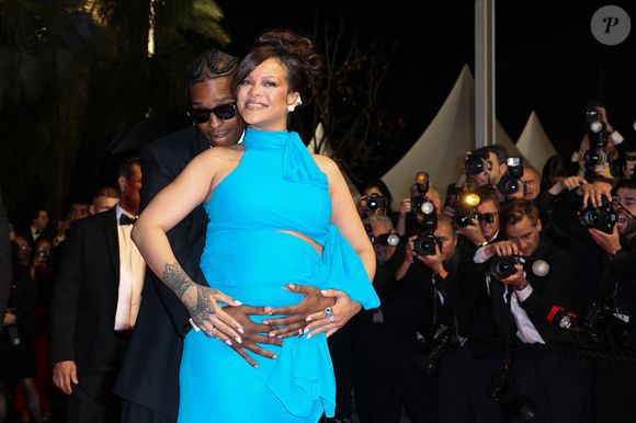 ASAP Rocky et sa femme Rihanna (enceinte) - Descente des marches du film « Highest 2 Lowest » lors du 78ème Festival International du Film de Cannes, au Palais des Festivals à Cannes. Le 19 mai 2025
© Jacovides-Moreau / Bestimage