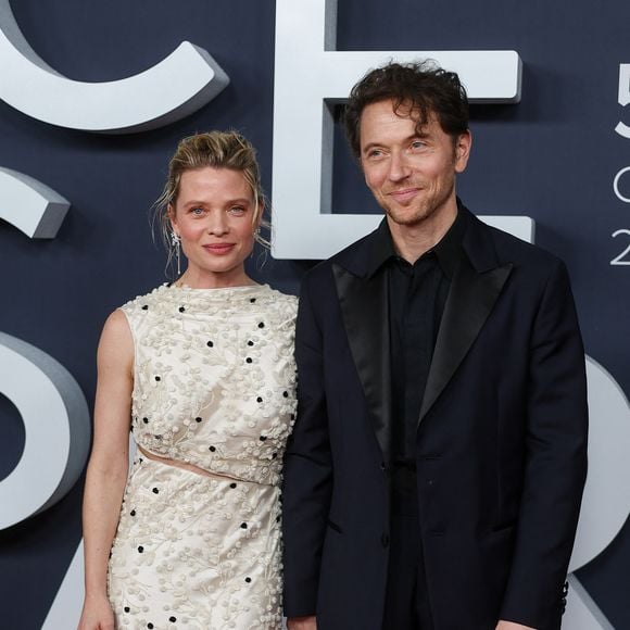 "So long Mariana ! Ce que tu laisses dans nos coeurs est immense", a-t-il écrit en légende d'une photo du couple après la cérémonie.

Mélanie Thierry et Raphael Haroche au photocall de la 51ème cérémonie des César à l'Olympia à Paris, France, le 26 février 2025 © Borde-Jacovides/Bestimage