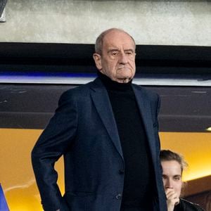 Pierre Lescure - Célébrités dans les tribunes du quart de finale de la Ligue des Nations de l'UEFA 2025 "France - Croatie (2-0 / tab 5-4)" au Stade de France à Saint-Denis le 23 mars 2025. © Cyril Moreau/Bestimage