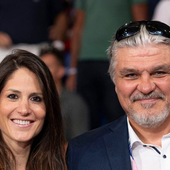 En couple avec Vanessa Carrara depuis 2014, David Douillet file le parfait amour.

David Douillet et Vanessa Carrara aux Jeux Olympiques de Paris 2024, le 2 août 2024. 

Photo : Jacovides-Perusseau / Bestimage
