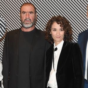 "Il y a des morceaux chantés par ma femme ou par moi et nous en interpréterons aussi certains ensemble", a-t-il expliqué aux journalistes.

Eric Cantona et Rachida Brakni au dîner de gala annuel de la société des amis du Centre Pompidou, le 10 avril 2018. 

Photo : Coadic Guirec / Bestimage