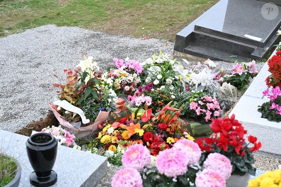 Illustration de la tombe - Obsèques de Tcheky Karyo (décédé le 31 octobre 2025 à l'âge de 72 ans) au cimetière de Concarneau dans la plus stricte intimité le 5 novembre 2025. Photo par AGENCE / BESTIMAGE