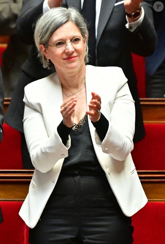 Sandrine Rousseau NUPS  lors d'une séance de questions au gouvernement à l'Assemblée nationale à Paris, France, le 4 Mars 2025. © Christian Liewig/Bestiimages