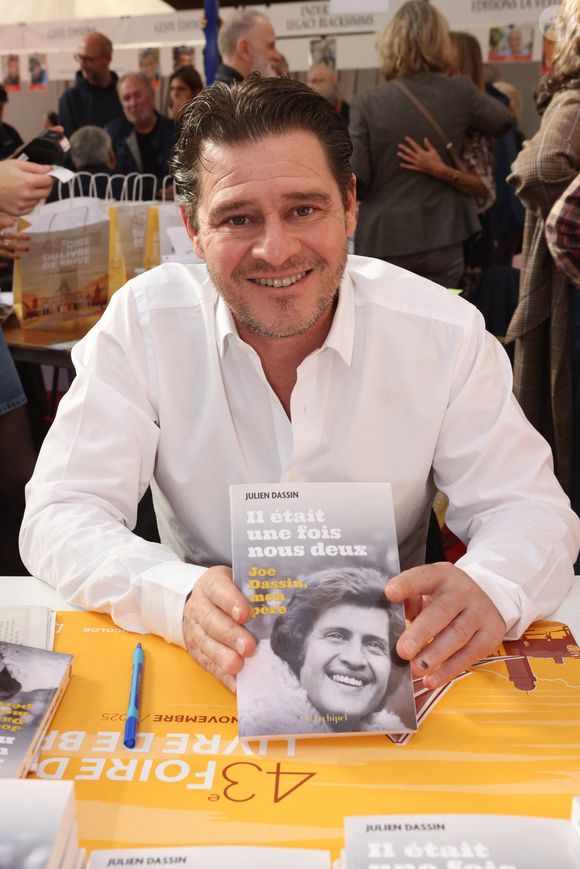 Julien Dassin à la Hall Georges Brassens de Brive-la-Gaillarde pour la 43 ème Foire du Livre de Brive, le 8 novembre 2025. © Jean-Marc Lhomer/Bestimage