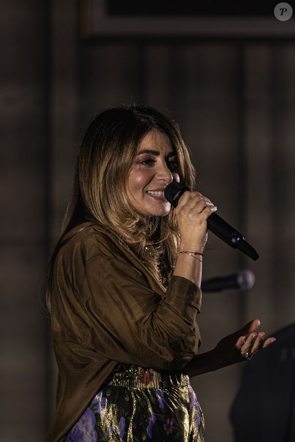 Exclusif - Julie Zenatti lors du premier concert de sa tournée "Le chemin" à l'église Saint-Jean-Baptiste de Belleville à Paris le 24 avril 2025.

Photo : Florian Savina / Bestimage