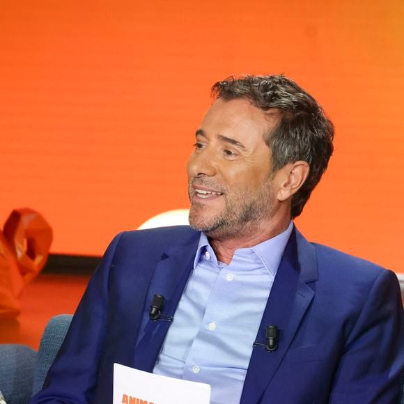 Exclusif - Bernard Montiel, sur plateau de la nouvelle émission "Animalement Vôtre" présentée par Bernard Montiel et diffusée le 9 novembre sur France 3, à Paris, France, le 13 octobre 2025. © Jack Tribeca/Bestimage