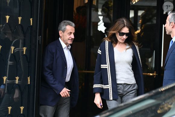 Une réunion familiale empreinte de tendresse et de gravité, où chacun a semblé vouloir profiter de chaque minute avant que la réalité ne rattrape les Sarkozy.

Nicolas Sarkozy et sa femme Carla Bruni - La famille Sarkozy réunie au restaurant du "Four Seasons Hôtel George V" pour l'anniversaire de Giulia Sarkozy (14 ans) à Paris, France, le 19 octobre 2025. Nicolas profite au maximum de ses derniers jours de liberté avant son incarcération à la prison de la Santé mardi 21 octobre. © Bestimage