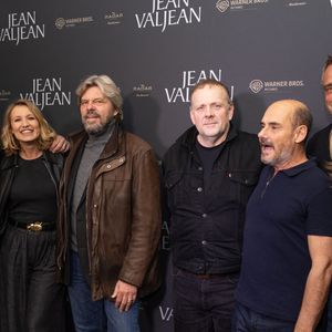 Alexandra Lamy, Éric Besnard, Grégory Gadebois, Bernard Campan, Isabelle Carré à la première du film "Jean Valjean" au cinéma Publicis à Paris le 17 novembre 2025.

© Julien Sarkissian / Bestimage