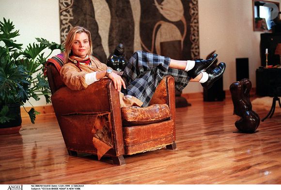 Cecilia Rodhe Noah à New York, assise dans un fauteuil — plan large.

JEAN LOUIS MACAULT / BESTIMAGE