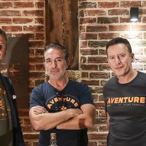 Exclusif - Jean Dujardin et ses trois partenaires, Antoine Gravouil, Olivier Carsoule et Éric Lafon, fondateurs de la distillerie Bordeaux Distilling Co, basée dans le quartier de Bacalan, lancent leur premier whisky, au nom évocateur : Aventure, à Bordeaux, France, le 1er octobre 2025. © Fabien Cottereau/Bestimage