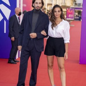 Antoine Lomepal et Souheila Yacoub à la remise du Prix Nouvel Hollywood et projection du film"Flag Day" lors de la 47ème édition du Festival du Cinéma Américain de Deauville, France, le 4 septembre 2021. © Olivier Borde/Bestimage