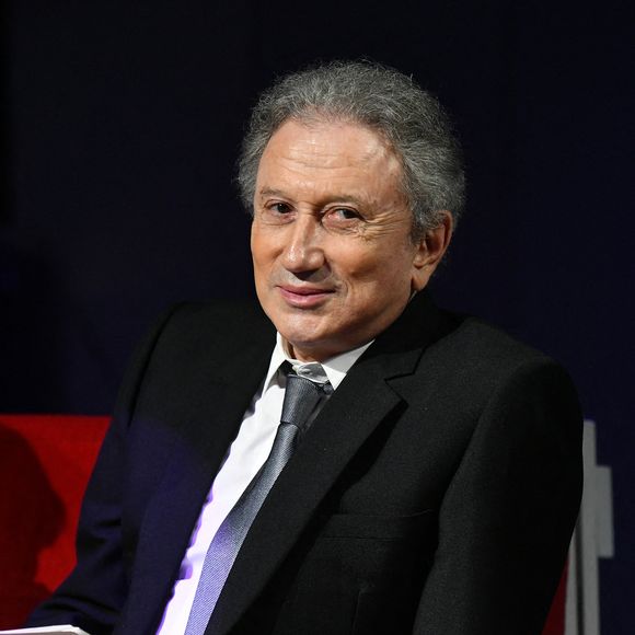 "J’avais perdu une dizaine de kilos, je me traînais, je ne pouvais pas aller me doucher seul" a confié Michel Drucker à Nice-Matin.

Exclusif - Michel Drucker participe au Gala au profit de l'association Princesse Margot au Chalet du Lac a Paris, France. Photo by Laurent Zabulon/ABACAPRESS.COM