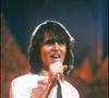 Repérée par un collaborateur du chanteur dans les couloirs du métro parisien, la jeune femme qui n'avait que 18 ans à l'époque vivait un enfer lorsqu'elle rentrait chez elle. 

Archives - Jean-Jacques Goldman aux Francofolies en 1983  @AGENCE / BESTIMAGE