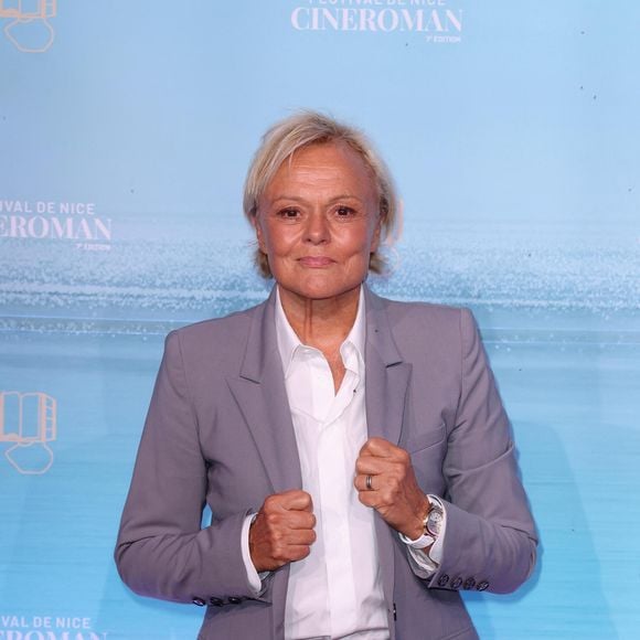 Pour rappel, l'humoriste n'était plus montée seule sur scène pour proposer de nouveaux sketchs au public depuis 2013

Muriel Robin - Tapis rouge lors de la 7ème édition du festival Cinéroman à Nice le 1er Octobre 2025. © Bebert-Jacovides/Bestimage