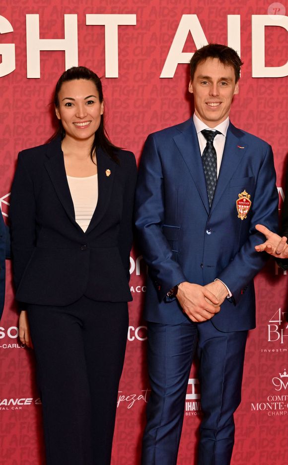 À leurs côtés, Louis et Marie Ducruet ainsi que Mélanie-Antoinette de Massy avaient également fait le déplacement pour cette soirée d’exception. 

 Louis et Marie Ducruet durant la soirée de gala du "Fight Aids Cup 2026" à l'hôtel Fairmont Monte-Carlo à Monaco, le 24 janvier 2026 © Bruno Bebert / Bestimage