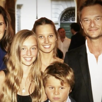 "Une fois qu’elles m’ont adoptée, on a officialisé" : David Hallyday, sa femme Alexandra évoque son intégration au sein du clan