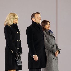 Brigitte Macron, le président de la République française Emmanuel Macron, Anne Hidalgo, maire de Paris - Arrivées à la cérémonie de réouverture de la cathédrale Notre-Dame de Paris, le 7 décembre 2024. Joyau de l’art gothique, lieu de culte et de culture, symbole universel de la France et de son histoire, la cathédrale de Notre-Dame de Paris rouvre ses portes les 7 et 8 décembre, cinq ans après le terrible incendie qui l’avait ravagée le 15 avril 2019. 
© Agence / Bestimage