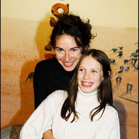 Archive - Isabel Otero et sa faille Ana Girardot lors de la première du film Dinosaure à paris en 2000 © Olivier Borde Bestimage