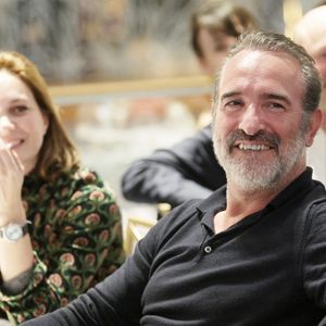 Jean Dujardin et sa femme Nathalie Péchalat (nouvelle présidente de l'association "Premiers de Cordée") - Dîner de charité Breitling à la Samaritaine pour l’association "Premiers de Cordée" à Paris le 4 avril 2024. © Rachid Bellak/Bestimage