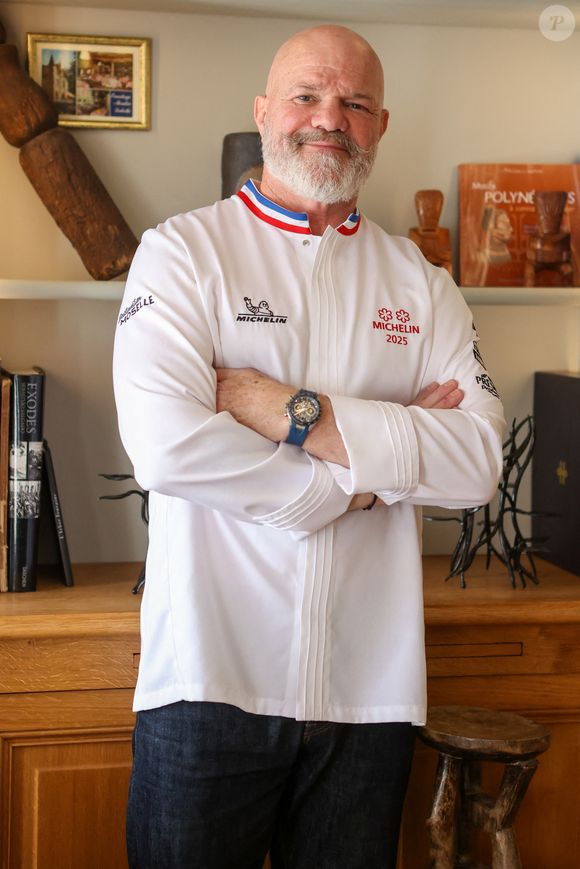 Exclusif - Le chef Philippe Etchebest dans les cuisines de son restaurant "Maison Nouvelle" à Bordeaux, le 11 avril 2025. ©Jean-Marc Lhomer/Bestimage.