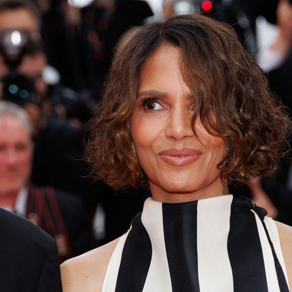 Le jury : Hong Sangsoo, Halle Berry - Montée des marches du film « Partir un jour » pour la cérémonie d’ouverture du 78ème Festival International du Film de Cannes, au Palais des Festivals à Cannes. Le 13 mai 2025
© Jacovides-Moreau / Bestimage