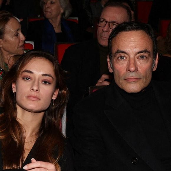 Anthony Delon tient plus que tout à son clan ! 

Exclusif - Anthony Delon et ses filles Loup et Liv lors de la soirée hommage Ciné-concert symphonique "Alain Delon, le dernier Samouraï" au palais des congrès à Paris le jour de son anniversaire. Pour cette soirée, le chef d'orchestre Vahan Mardirossian a dirigé l'orchestre symphonique de Douai.

© Jacovides / Moreau / Bestimage