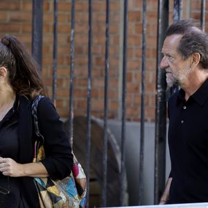 Audrey Dana, Stéphane De Groodt - Arrivées aux obsèques de Nadia Farès en l'église Saint-Jean-de-Montmartre à Paris, le 24 avril 2026. N.Farès est décédée le 17 avril 2026 quelques jours après un "incident cardiaque" survenu le 12 avril 2026 dans la piscine du complexe sportif, Blanche (9ème).