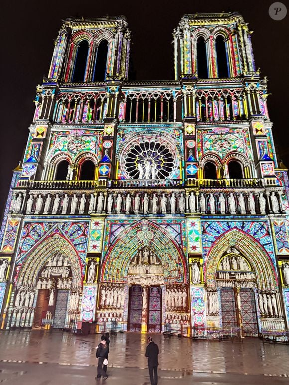 Plusieurs artistes, dont Garou (alias Quasimodo dans la comédie musicale Notre-Dame) ont répondu présent 
Cérémonie de réouverture de la cathédrale Notre-Dame de Paris, France, le 7 décembre 2024. © Clovis-Moreau/Bestimage