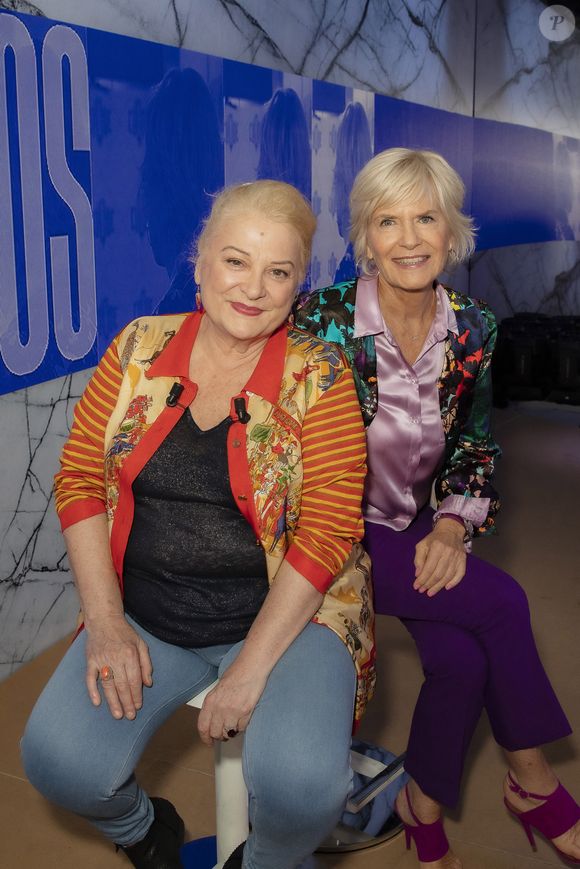 Catherine Ceylac, Josiane Balasko - Enregistrement de l'émission Clique, première de l'année, diffusée en clair sur Canal+ le samedi à 12h45, et présentée par M.Achour. Le 15 septembre 2021. © Jack Tribeca / Bestimage