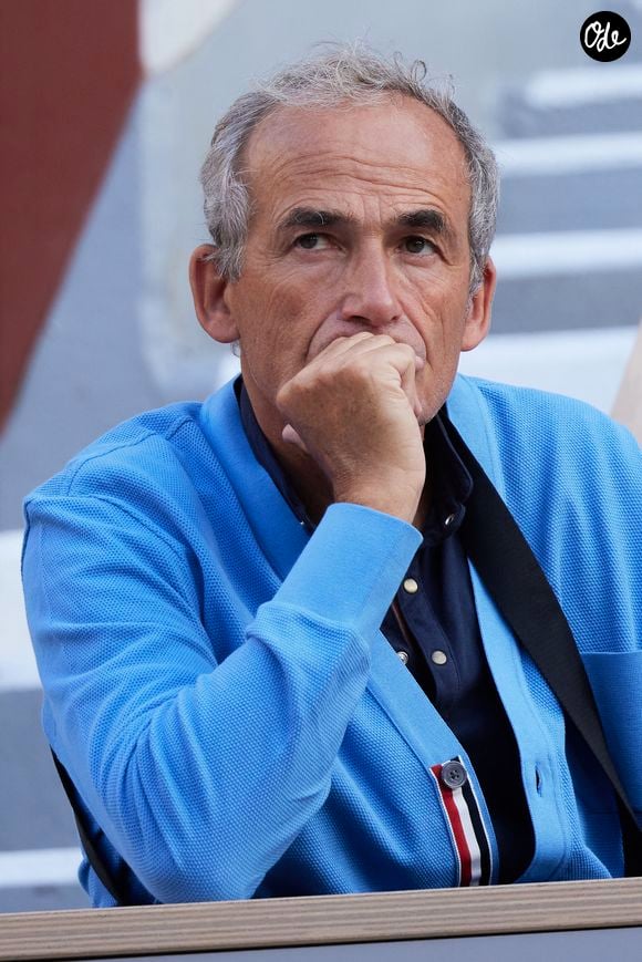 Olivier Kretz (série L'Agence sur TMC et Netflix) - Les célébrités dans les tribunes des Internationaux de France de tennis de Roland Garros 2024 à Paris le 5 juin 2024. © Jacovides-Moreau/Bestimage