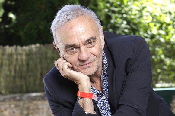 "On a commencé ensemble dans un orchestre de bal", révèle Jean-Pierre Mader dans les colonnes de "Télé Star"...

Exclusif - Rendez-vous avec Jean-Pierre Mader lors de la 6ème édition des écrivains "La forêt des livres" à Chanceaux près Loches. Le 25 août 2024 © Cédric Perrin / Bestimage