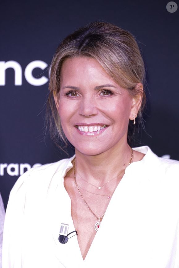 Sa famille s'est agrandie comme elle l'a annoncé sur Instagram dans la soirée de mercredi 26 novembre. 

Laura Tenoudji-Estrosi au photocall de la conférence de presse du Téléthon 2025 (5-6 décembre 2025) à Paris, France, le 6 novembre 2025. © Coadic Guirec/Bestimage